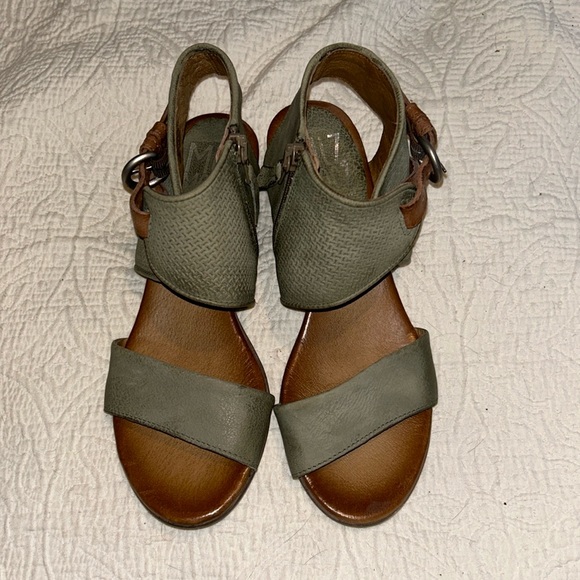 Miz Mooz Shoes - GUC Miz Mooz Green/Brown Sandals, size 7.5 (38)
